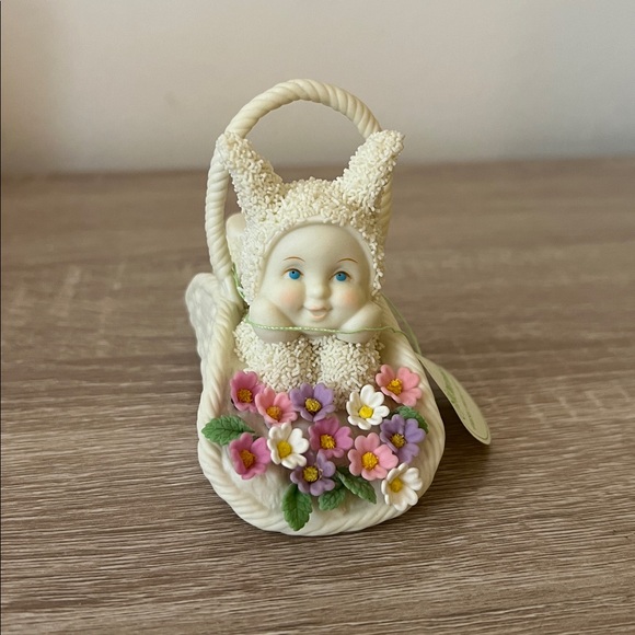 Snowbunnies “Fresh From the Garden” Department 56 White Bunny Figurine - Picture 2 of 5
